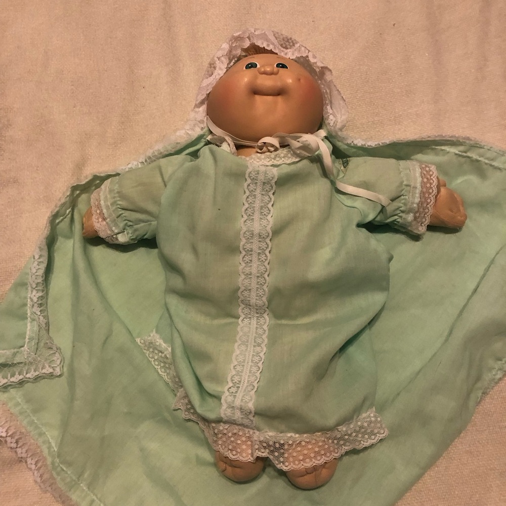 Cute preemie cabbage patch in christening gown vintage 1982